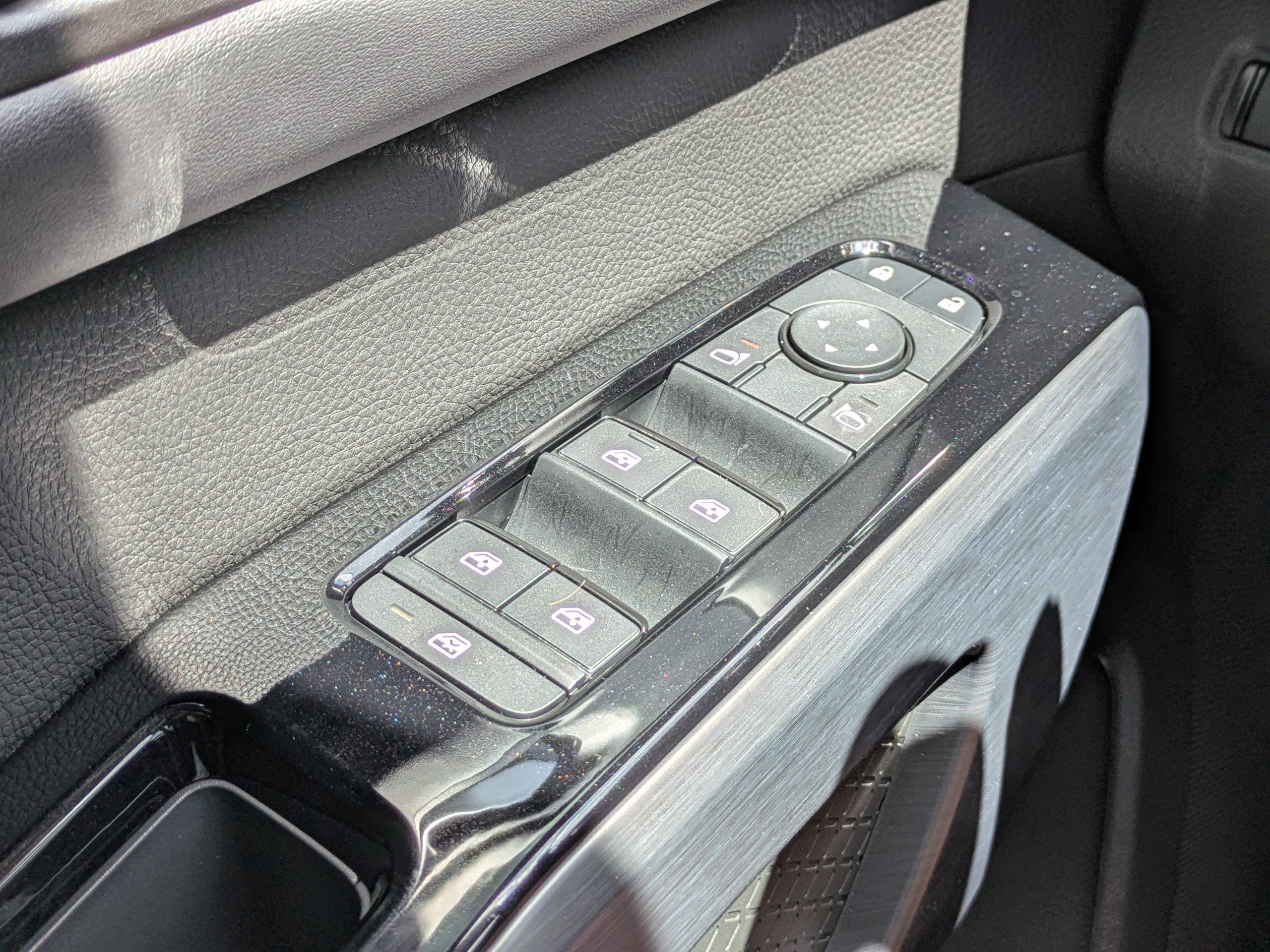 New 2026 Nissan Pathfinder SL FWD image 27