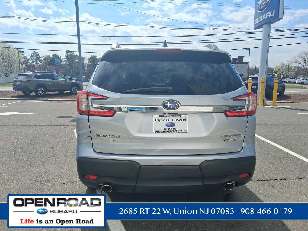 Used 2023 Subaru Ascent Touring AWD/4WD image 6