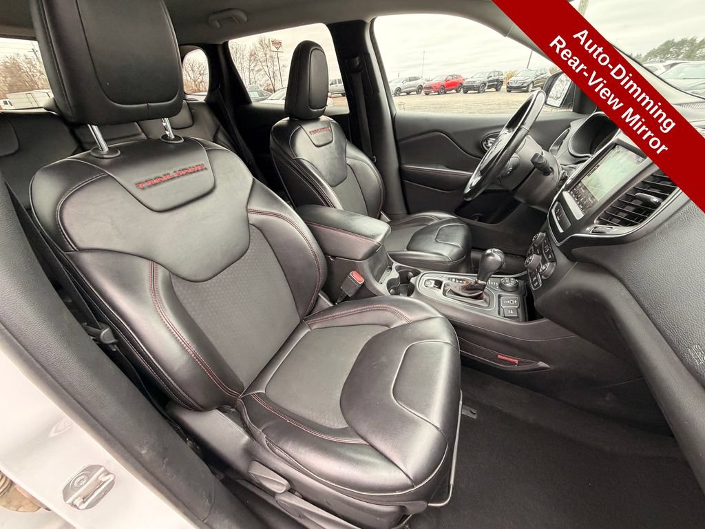Used 2019 Jeep Cherokee Trailhawk w/ Comfort & Convenience Group AWD/4WD image 34