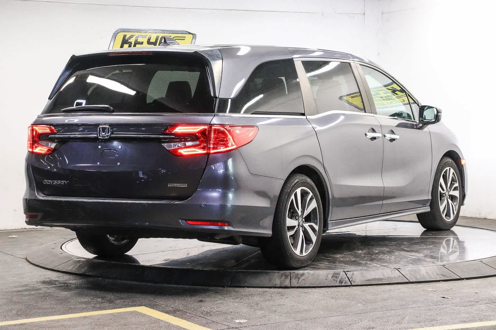 Used 2024 Honda Odyssey Touring image 4