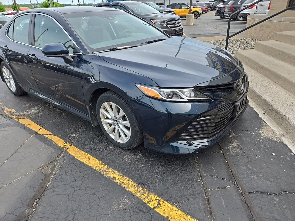 Used 2018 Toyota Camry LE FWD image 8