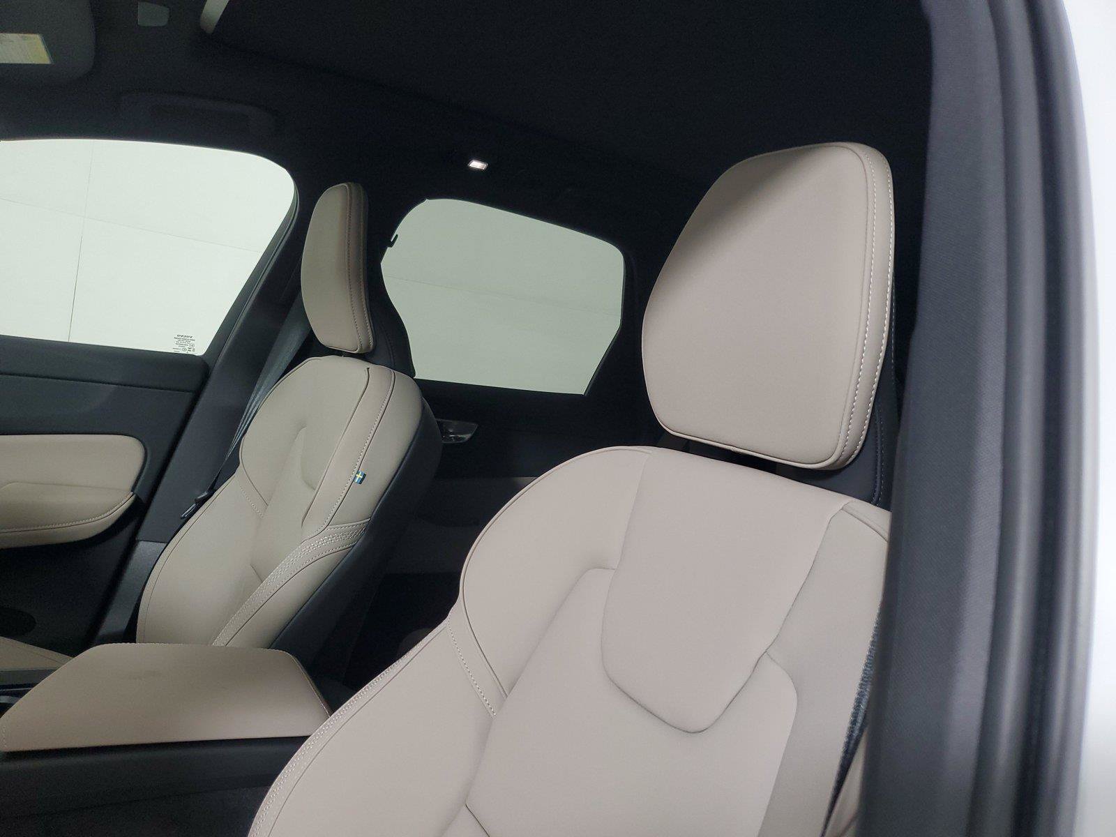 New 2026 Volvo XC60 B5 Core w/ Climate Package AWD/4WD image 23