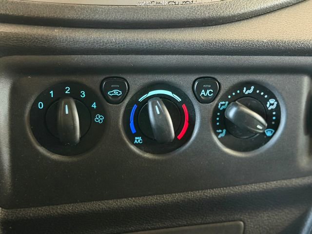 Used 2015 Ford Transit 150 XLT image 31