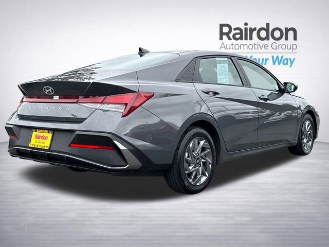 Used 2024 Hyundai Elantra SEL FWD image 7
