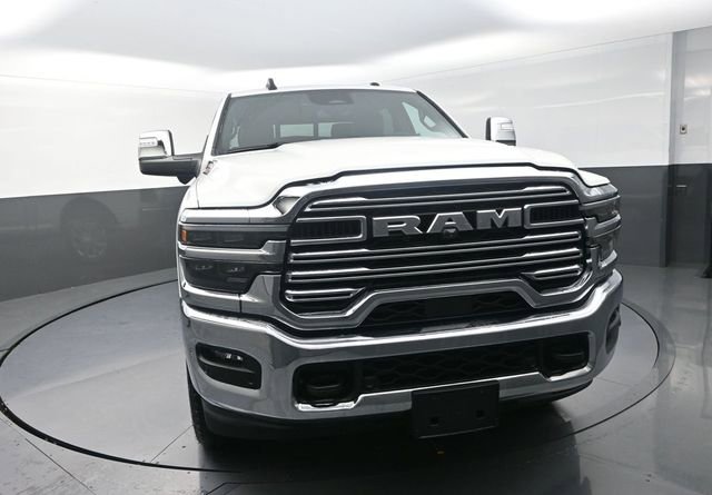 New 2026 RAM 3500 Laramie AWD/4WD image 4