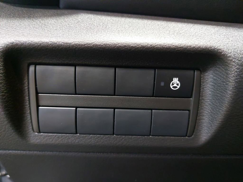 Used 2023 Nissan Kicks SR w/ SR Premium Package FWD image 25