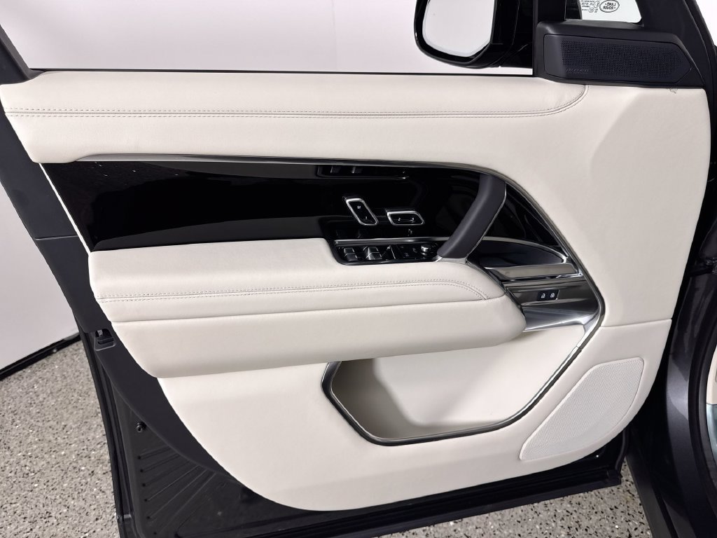 New 2026 Land Rover Range Rover SE AWD/4WD image 13