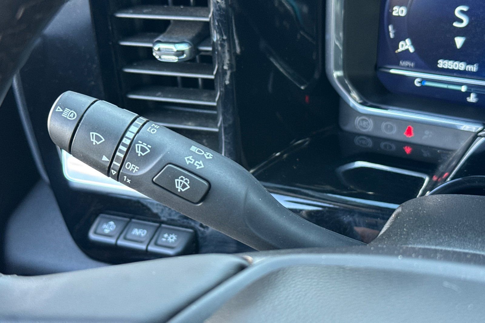 Used 2025 Chevrolet Silverado 2500 LTZ w/ LTZ Premium Package image 35