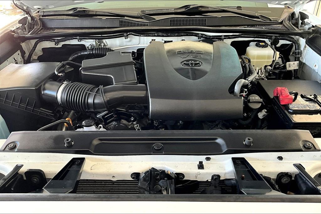 Used 2021 Toyota Tacoma TRD Off-Road w/ Technology Package image 31