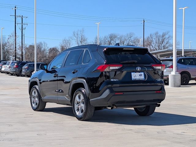 Used 2025 Toyota RAV4 LE image 4