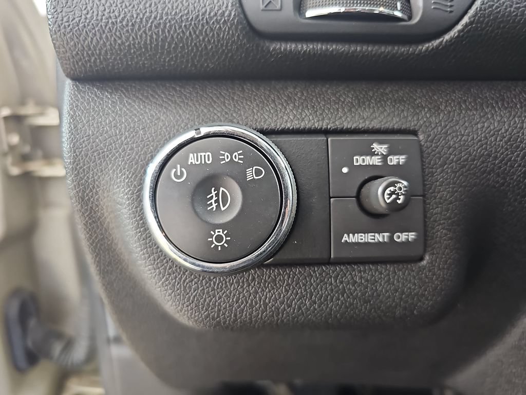 Used 2015 Chevrolet Traverse LT w/ Style and Technology Package AWD/4WD image 32