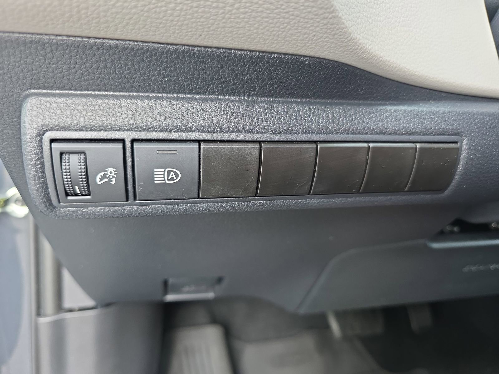 Used 2024 Toyota Corolla LE FWD image 25