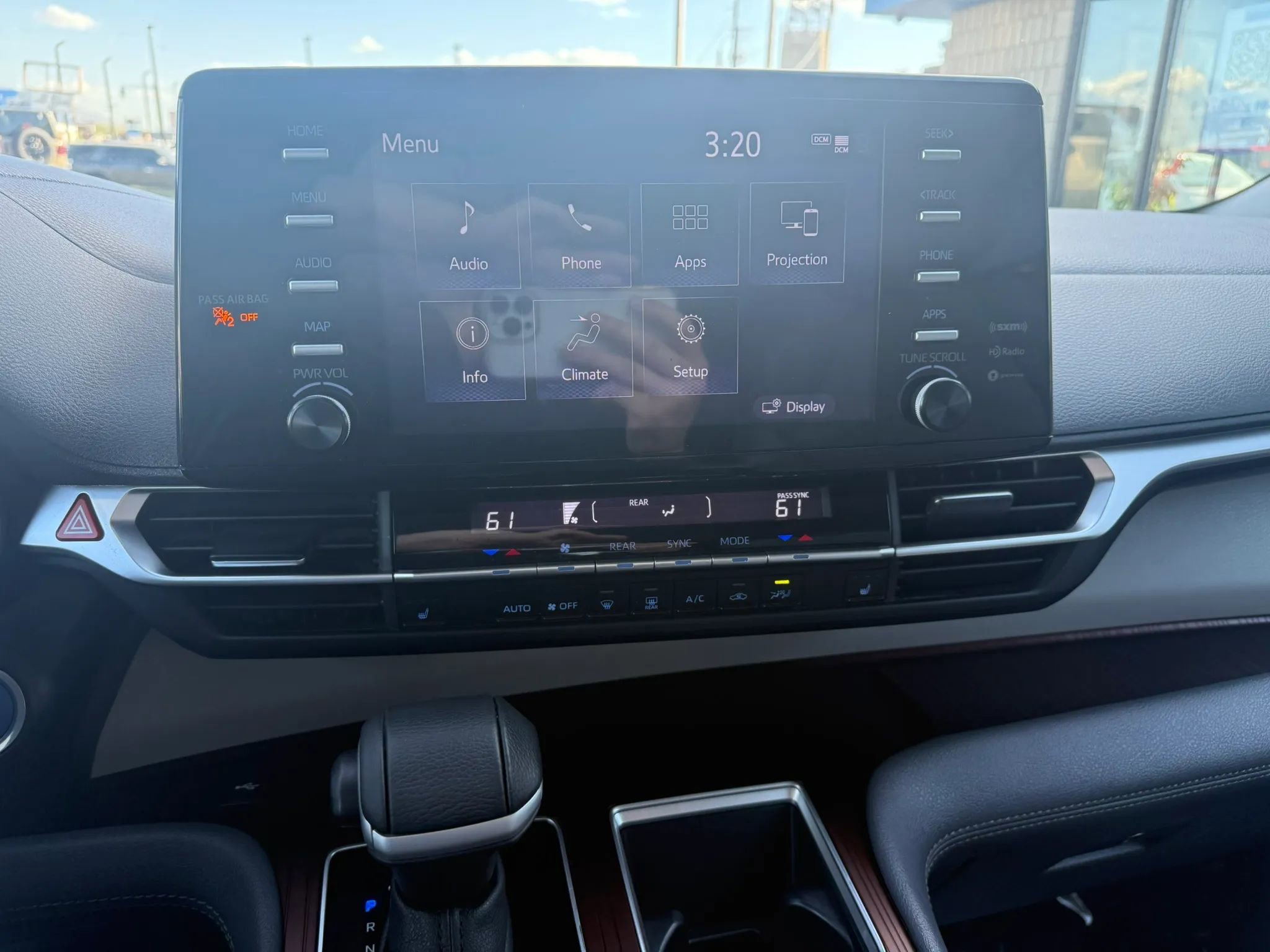 Used 2024 Toyota Sienna XLE image 14