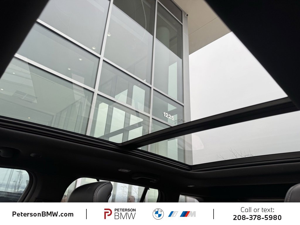 Used 2024 Jeep Grand Cherokee Overland w/ Luxury Tech Group IV image 35