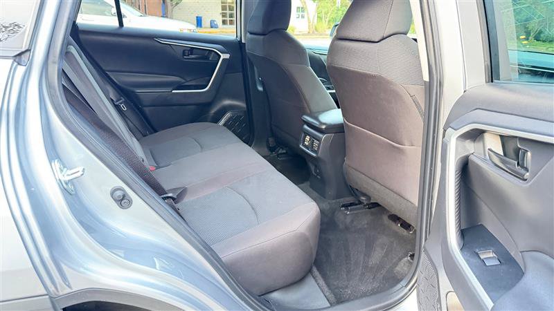 Used 2025 Toyota RAV4 LE AWD/4WD image 24