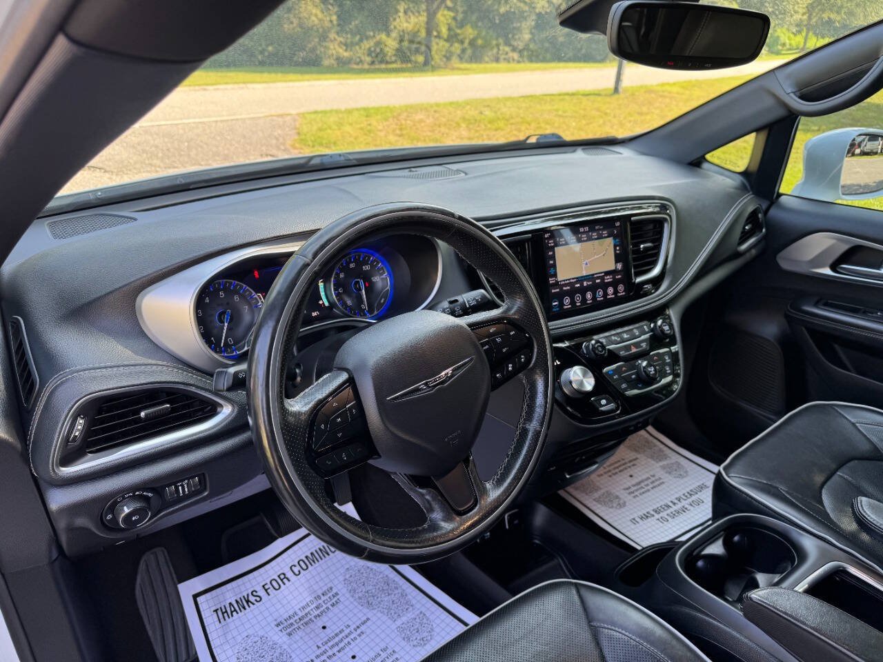 Used 2019 Chrysler Pacifica Limited w/ Advanced Safetytec Group FWD image 54