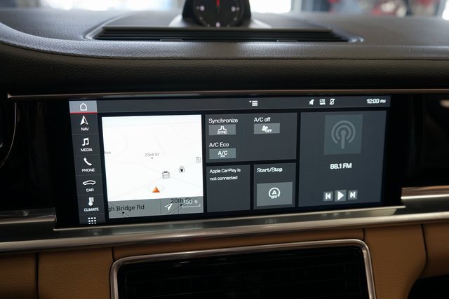 Used 2019 Porsche Panamera 4 image 38