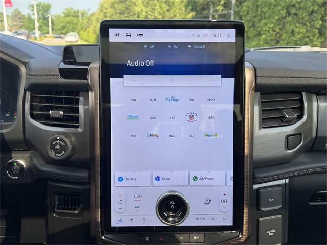 New 2024 Ford F150 Lightning Lariat image 18