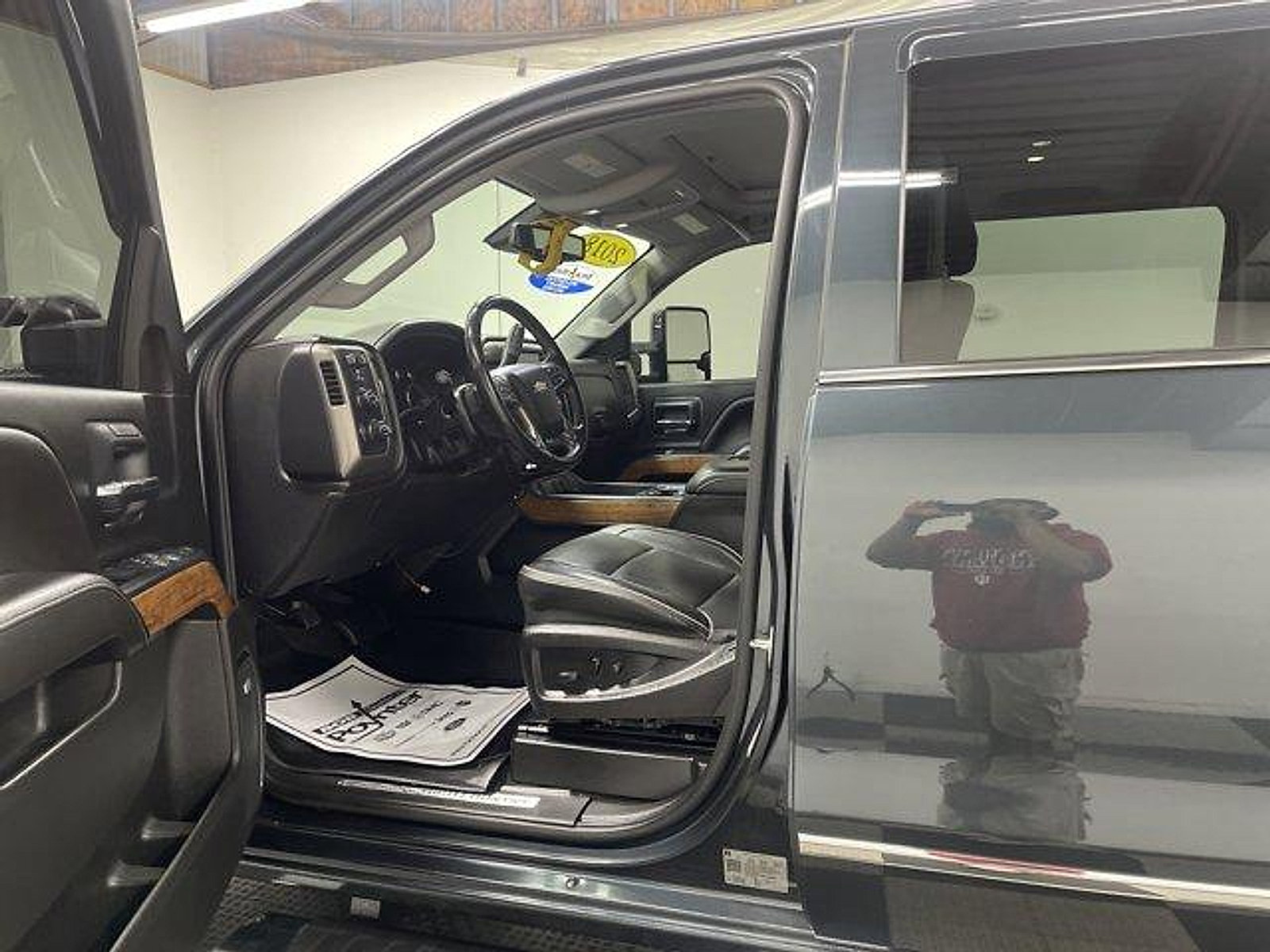 Used 2018 Chevrolet Silverado 2500 High Country w/ Duramax Plus Package AWD/4WD image 7