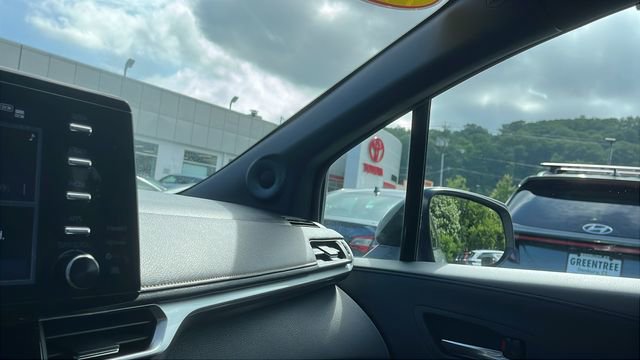 Certified 2024 Toyota Sienna XLE Woodland Edition image 18