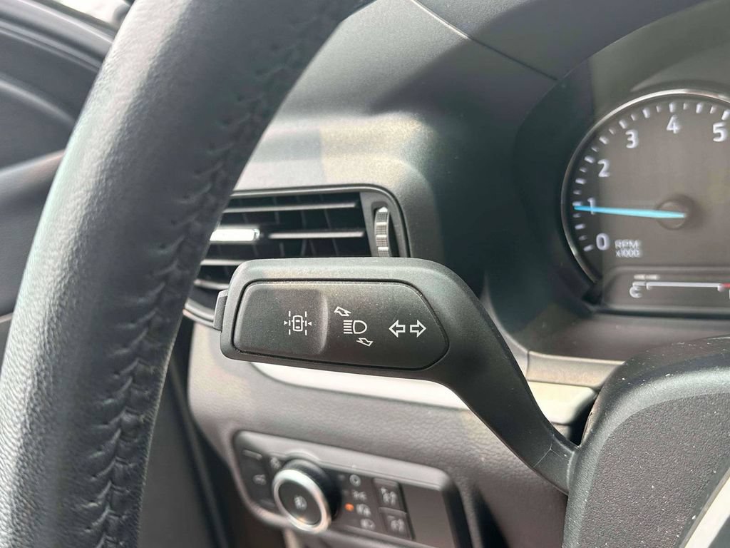 Used 2022 Ford Explorer XLT AWD/4WD image 25
