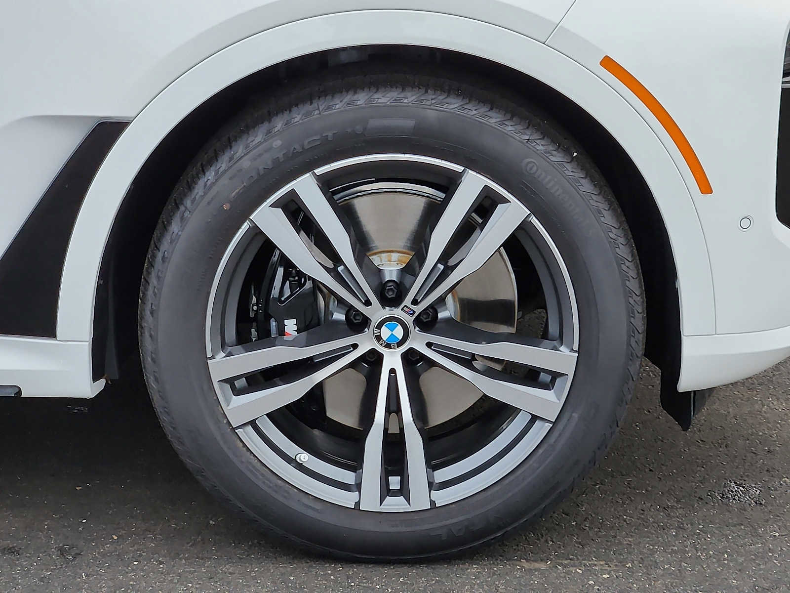 Used 2026 BMW X7 xDrive40i w/ M Sport Package image 8
