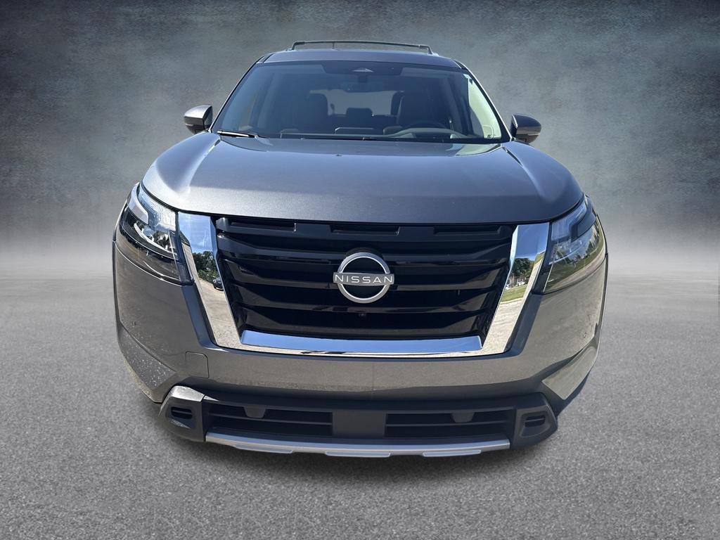 Used 2025 Nissan Pathfinder Platinum w/ Cargo Package AWD/4WD image 9