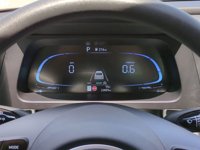 Certified 2025 Hyundai Elantra SE image 24