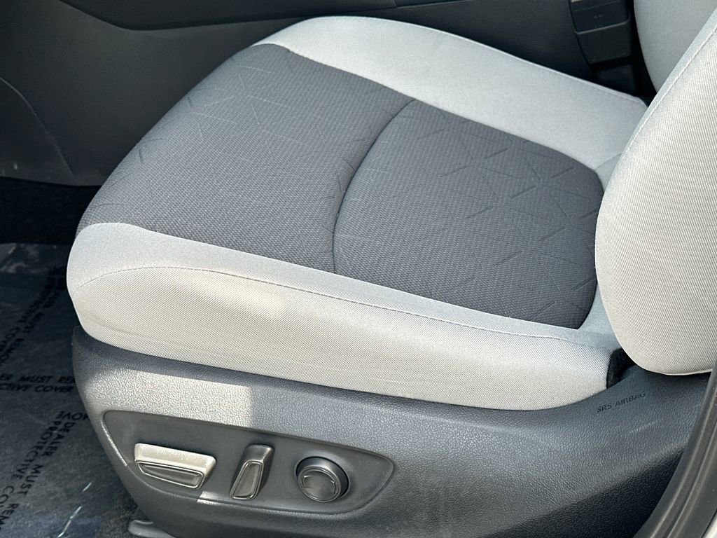 Used 2025 Toyota RAV4 XLE w/ Convenience Package image 23