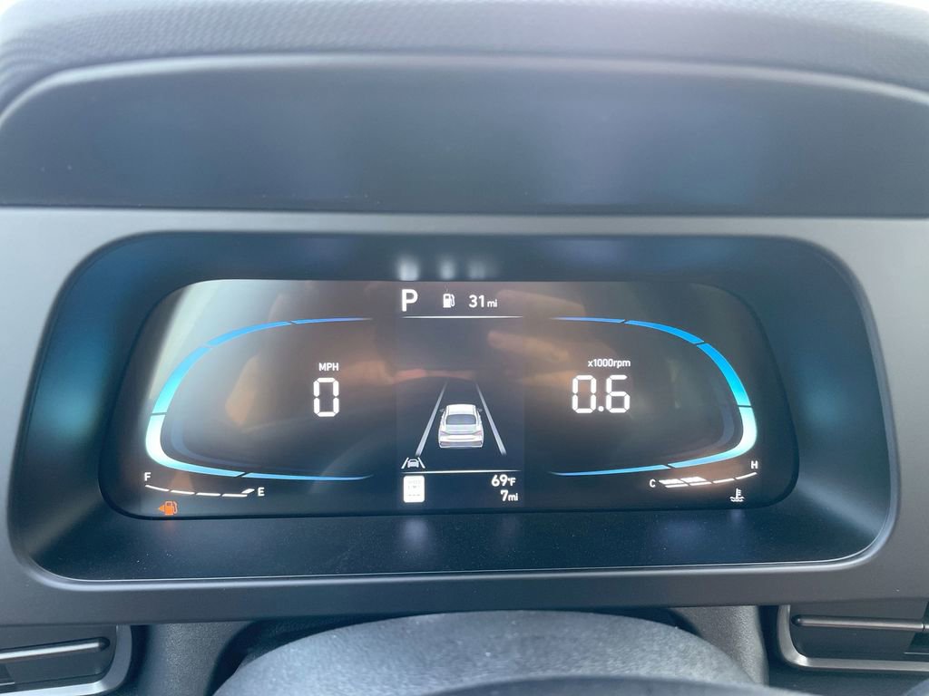 Used 2025 Hyundai Elantra Sport image 41