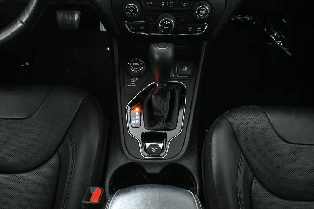 Used 2021 Jeep Cherokee Limited w/ Elite Package image 24