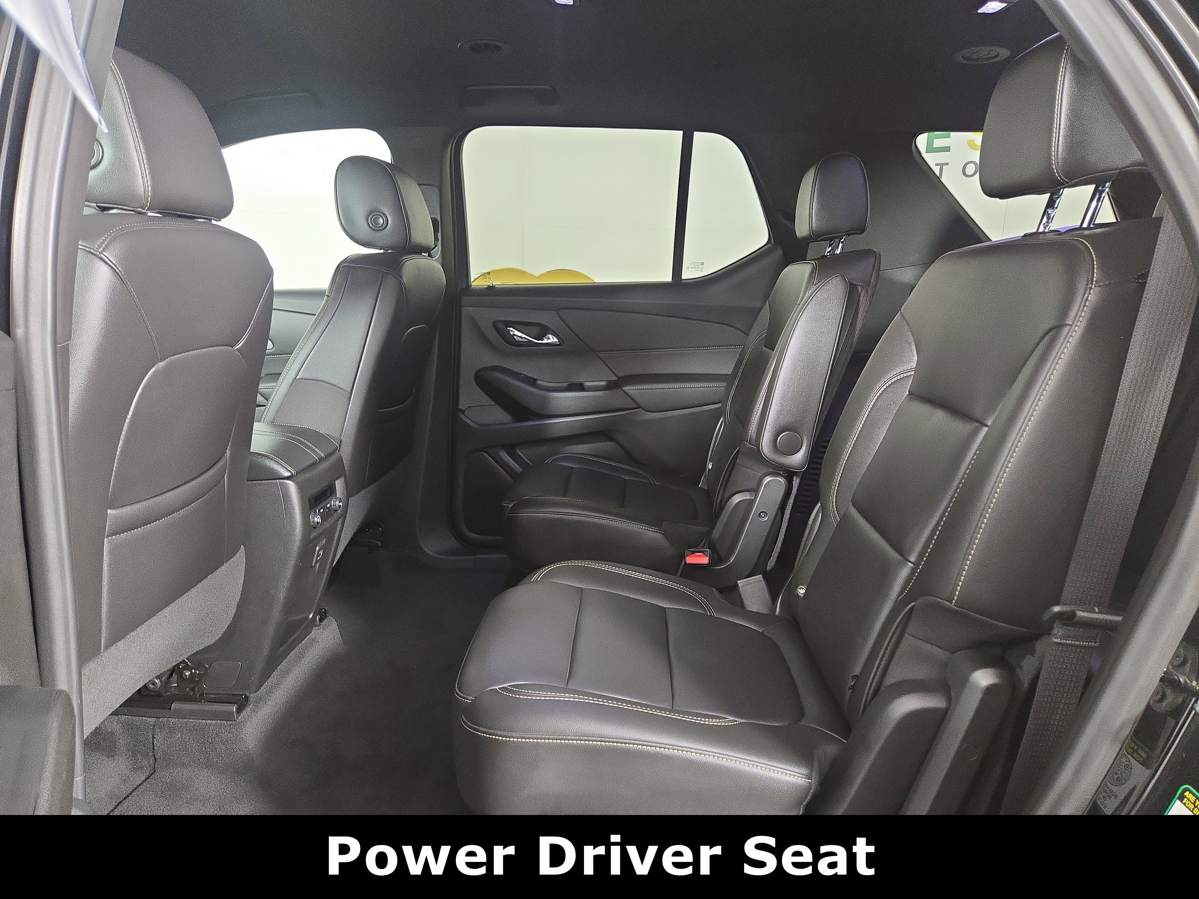 Certified 2023 Chevrolet Traverse LT w/ LPO, Floor Liner Package FWD image 12