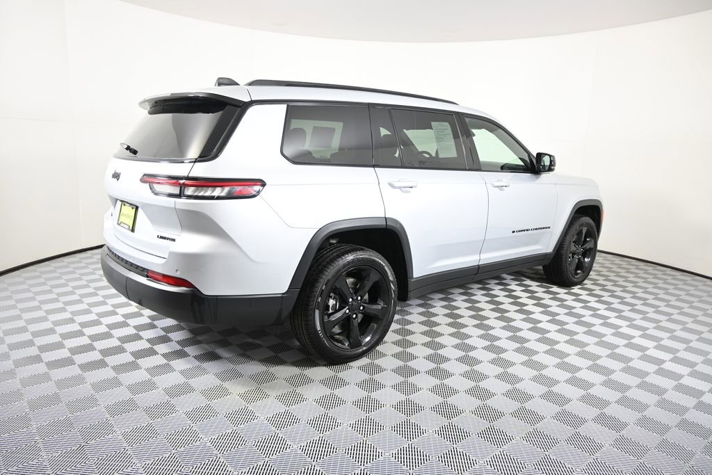 Used 2025 Jeep Grand Cherokee L Limited w/ Black Appearance Package image 6