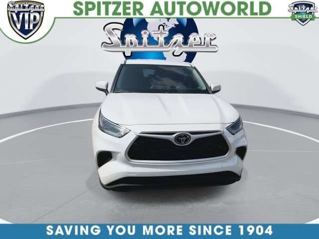 Used 2021 Toyota Highlander L FWD image 3