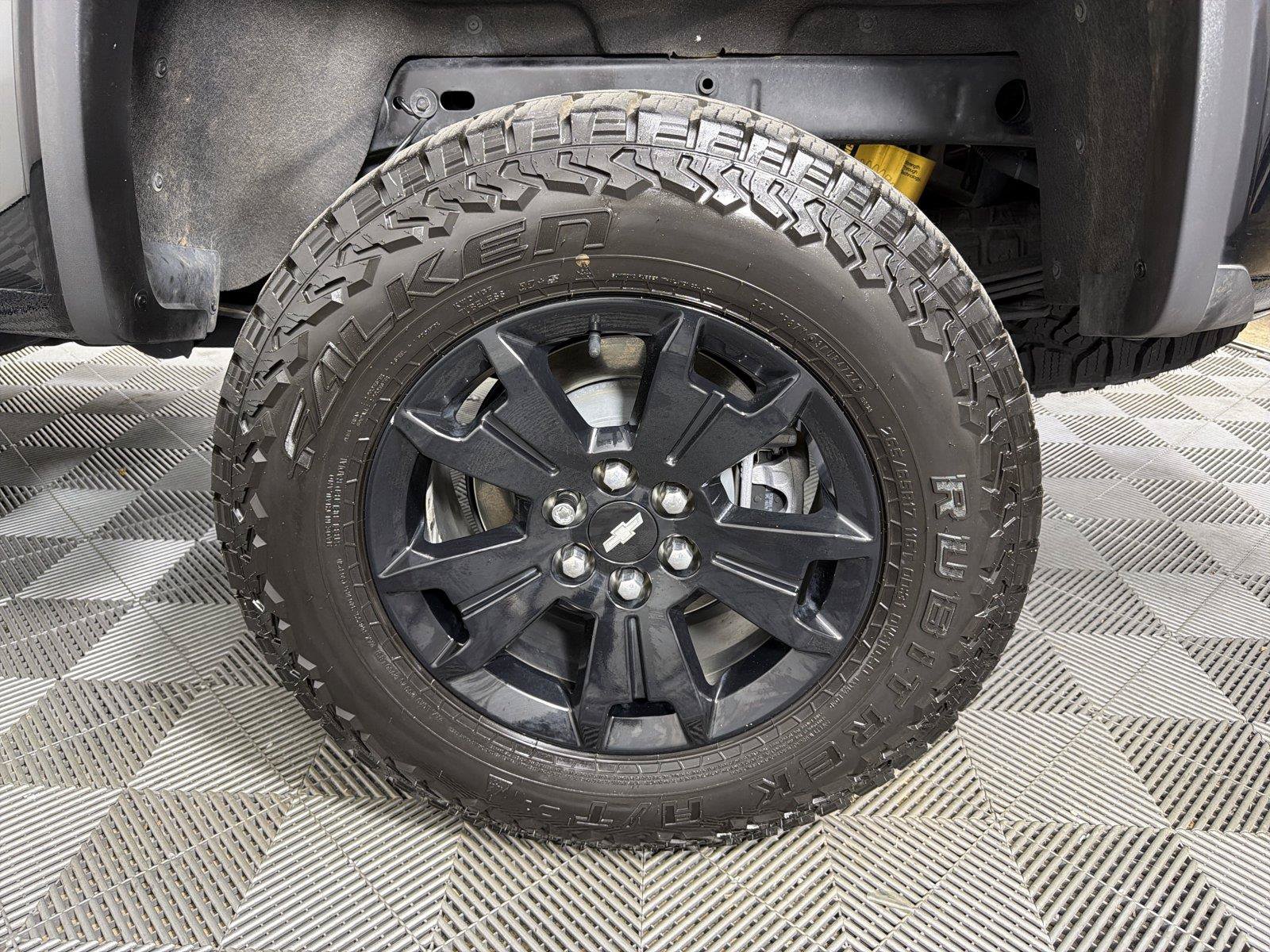 Certified 2022 Chevrolet Colorado ZR2 w/ ZR2 Midnight Special Edition AWD/4WD image 17