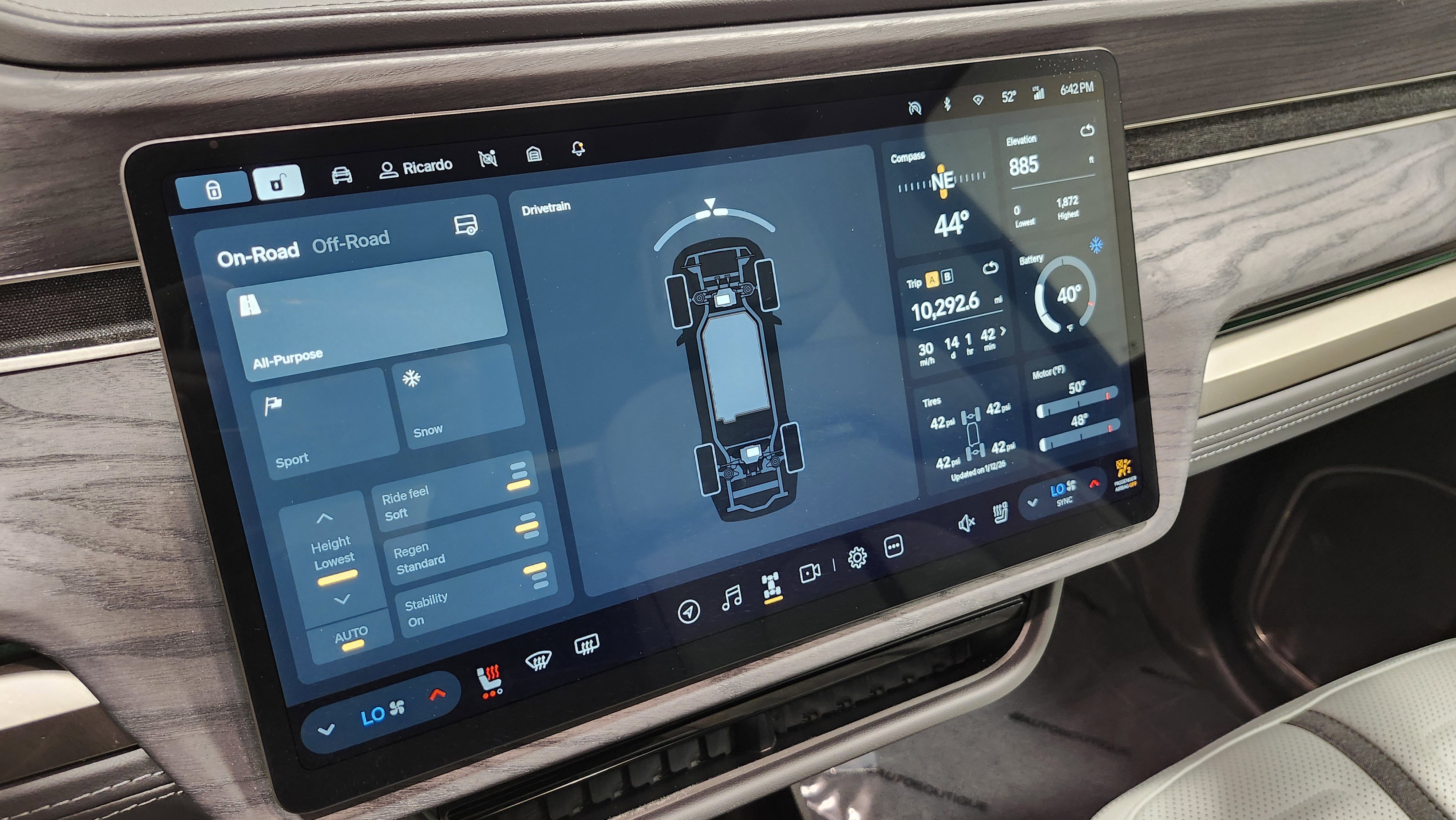 Used 2023 Rivian R1T Adventure image 9