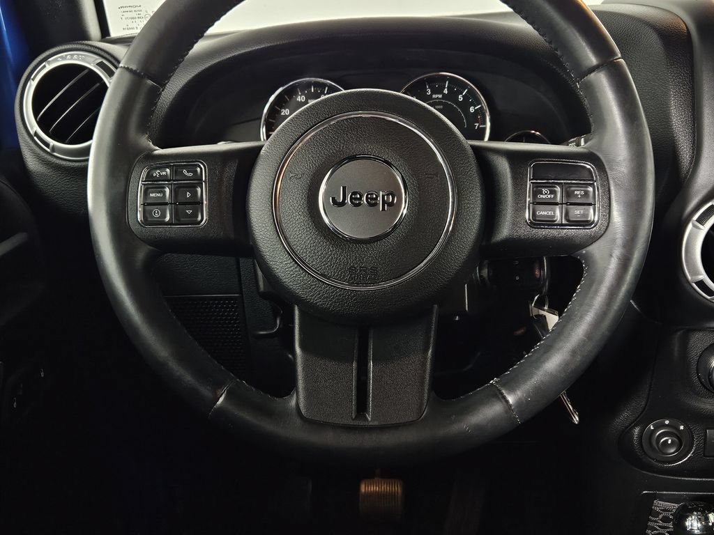 Used 2015 Jeep Wrangler Unlimited Sahara w/ Dual Top Group AWD/4WD image 11