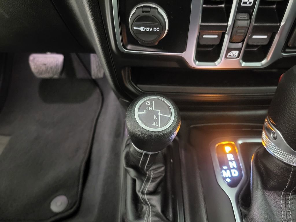 Used 2025 Jeep Wrangler Sport S image 5