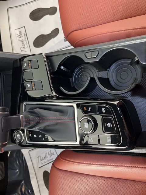 Used 2025 Kia Sportage SX image 29