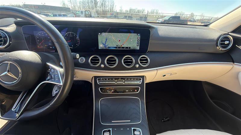 Used 2022 Mercedes-Benz E 350 4MATIC Sedan w/ Driver Assistance Package image 27