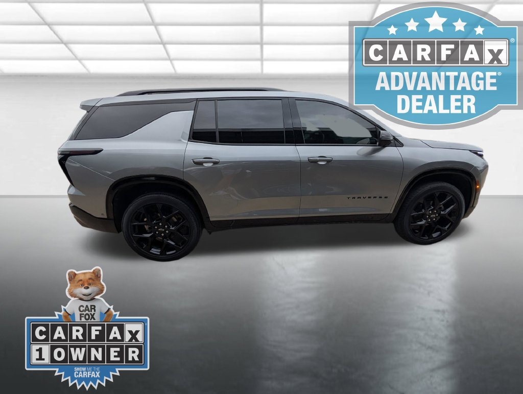 Used 2025 Chevrolet Traverse RS w/ LPO, Floor Liner Package FWD image 35