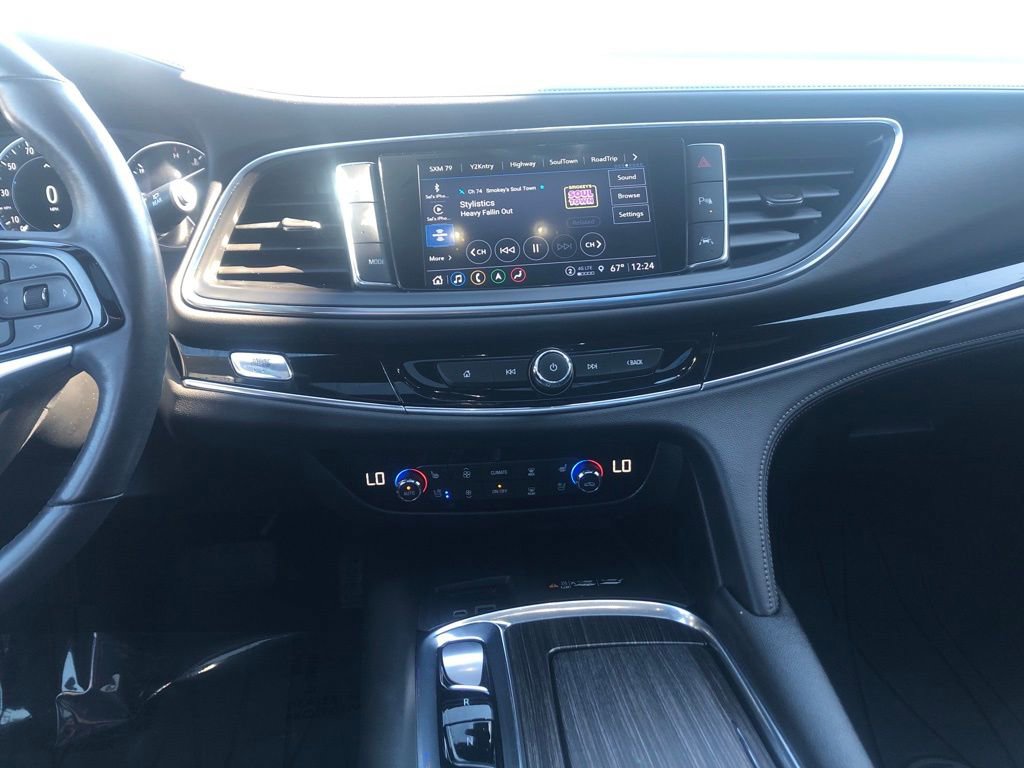 Used 2023 Buick Enclave Avenir w/ Avenir Technology Package image 17