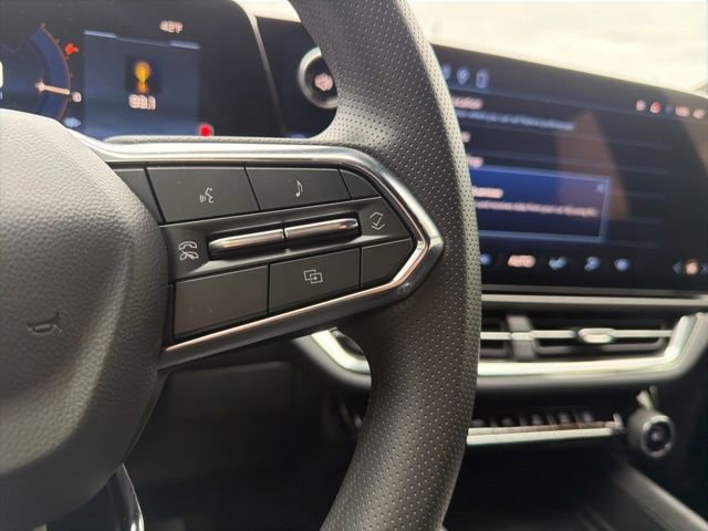 Used 2026 Chevrolet Equinox EV LT image 37