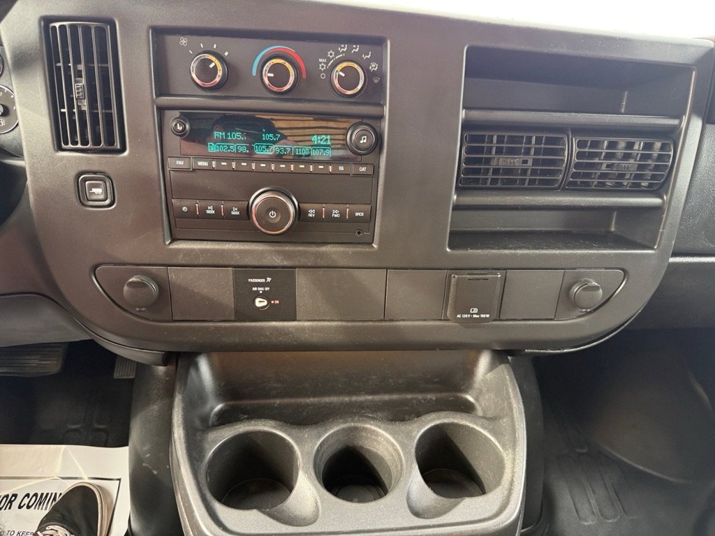 Used 2016 GMC Savana 3500 RWD image 18