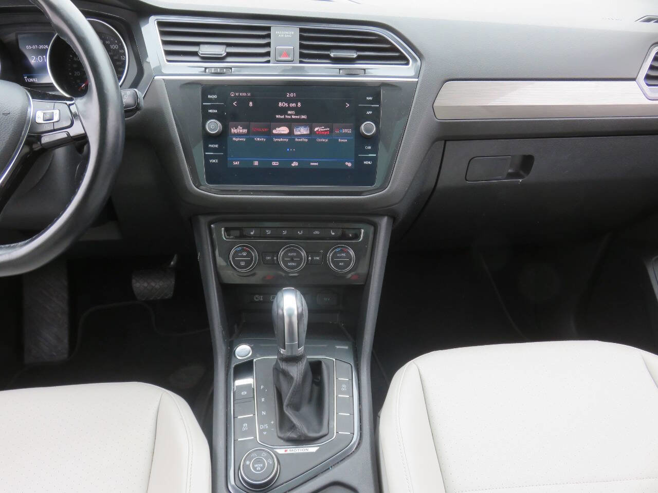 Used 2018 Volkswagen Tiguan SEL image 16