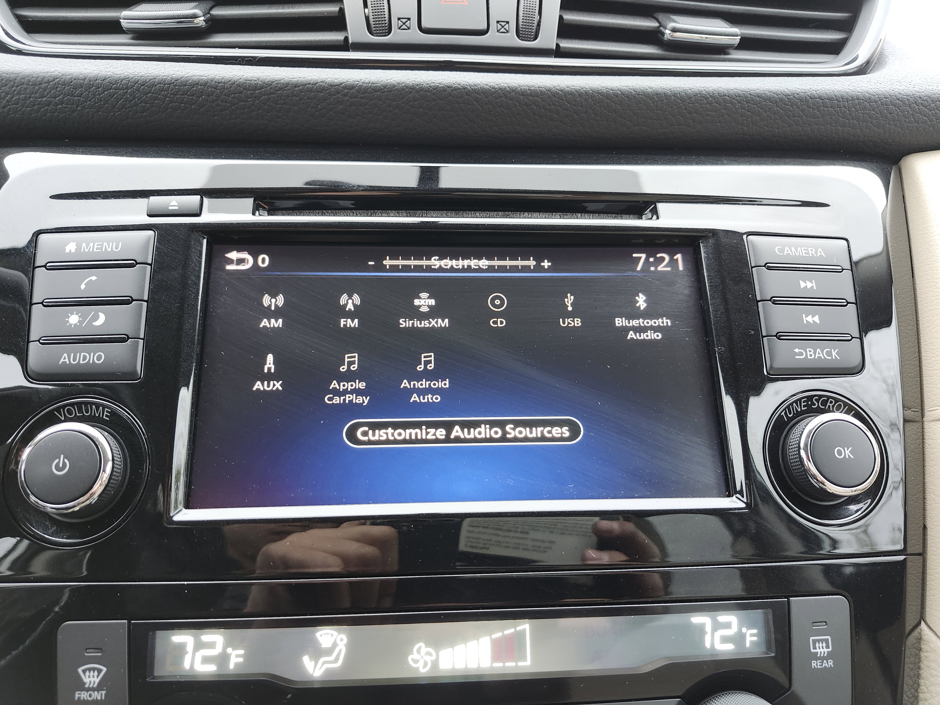 Used 2018 Nissan Rogue SV image 4