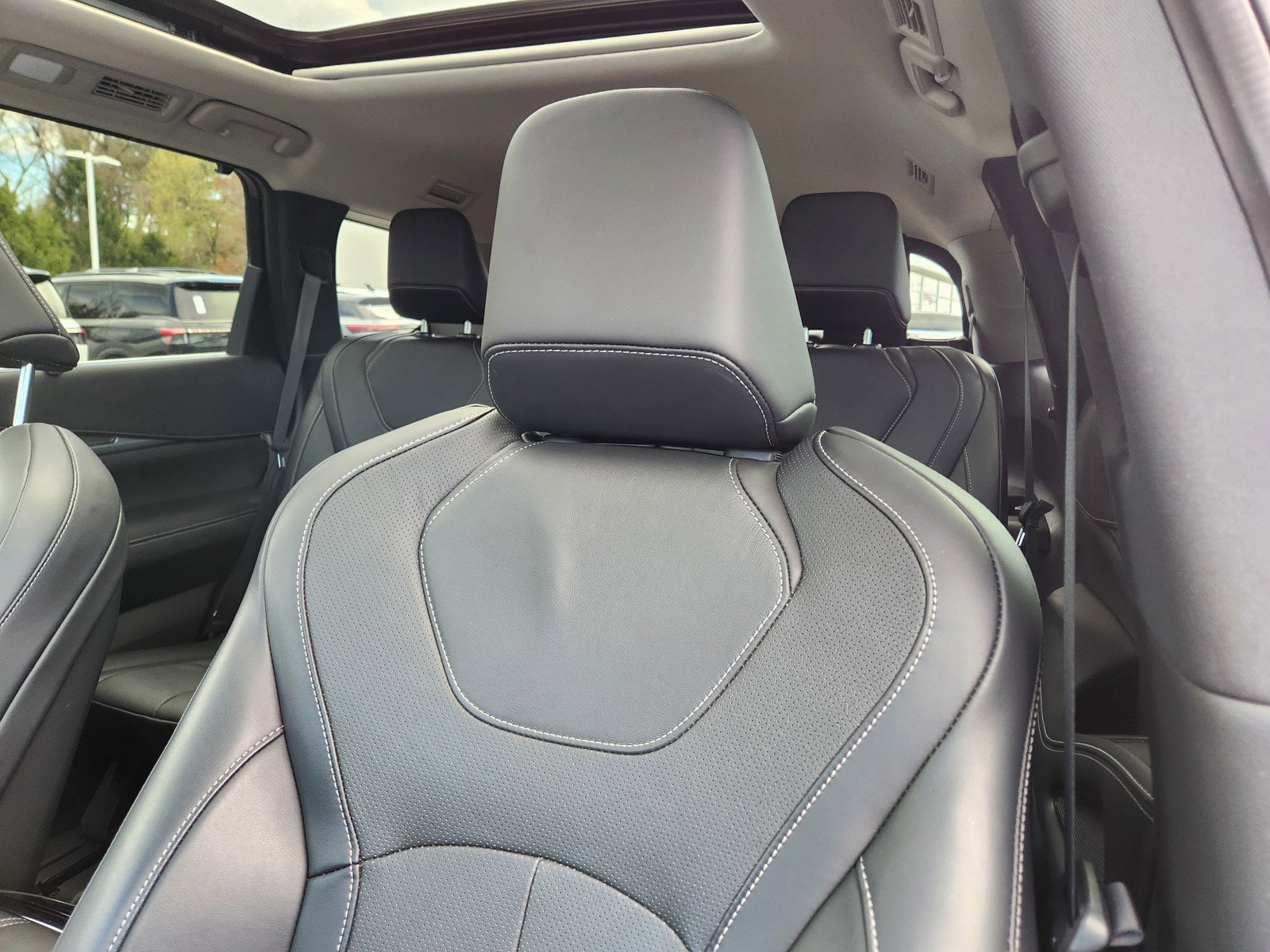 Certified 2023 INFINITI QX60 Luxe w/ Cargo Package image 11