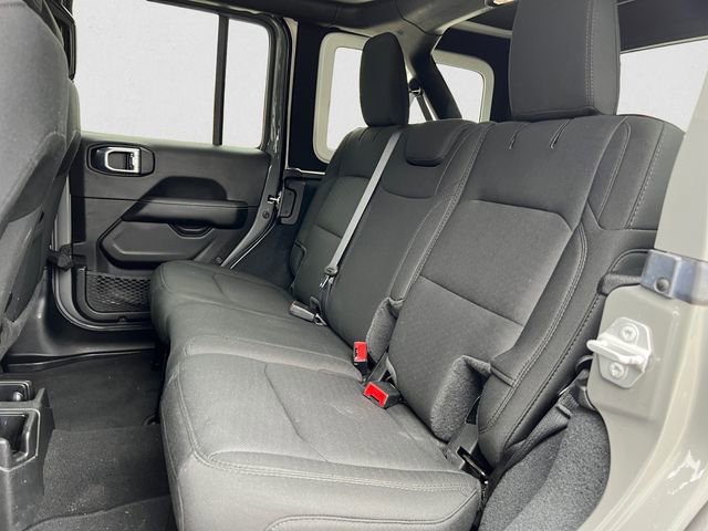 Used 2022 Jeep Wrangler Unlimited Sahara image 13