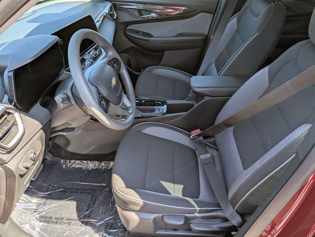 Used 2025 Chevrolet TrailBlazer LT FWD image 12