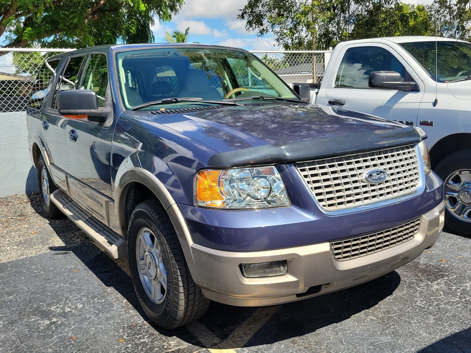 Used 2004 Ford Expedition Eddie Bauer RWD image 2